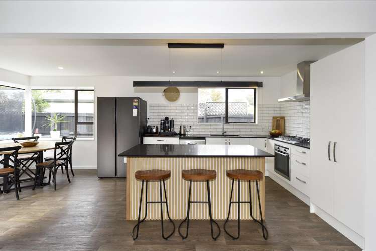 2 Edwins Way Burwood_5