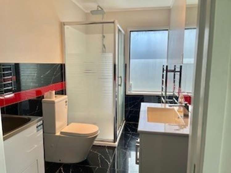 80 Millbrook Road (back house) Henderson_12