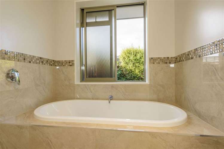 33 Bottle Lake Drive Parklands_18