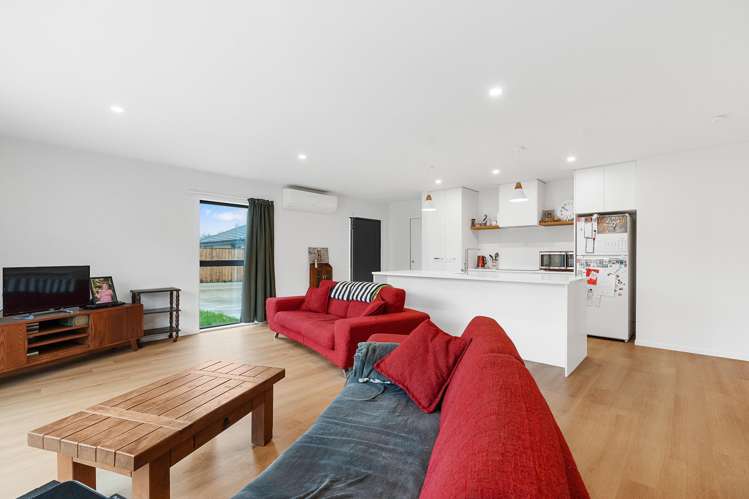 2/16 Makoura Road_4