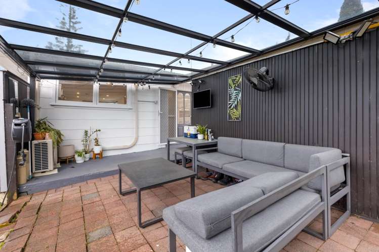 141 Edmonton Road Te Atatu South_13