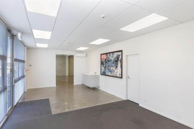 Units 14 & 15, 150 Cavendish Road Casebrook_2