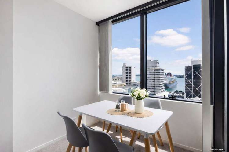 1003/10 Commerce Street_5