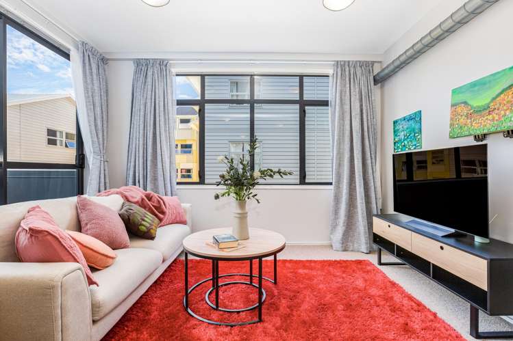 2/7 Hanson Street Mount Cook_8