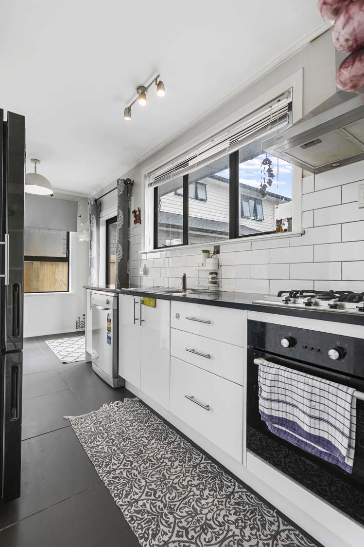 2/116 Beaumonts Way Manurewa_5