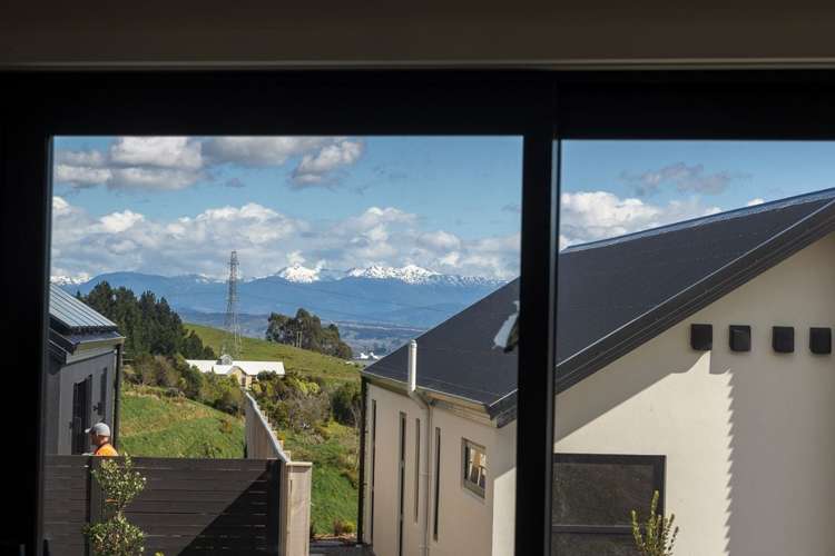 1 Hill Tops Way Stoke_7