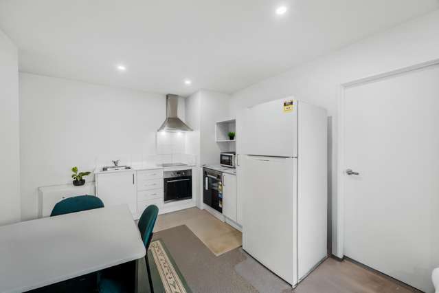 G02/28c Eileen Newey Place Henderson_4