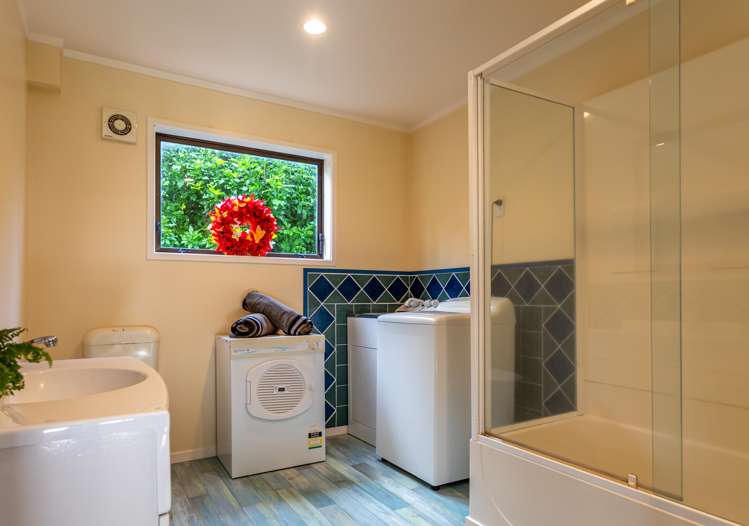 10 Robyn Crescent Hahei_13