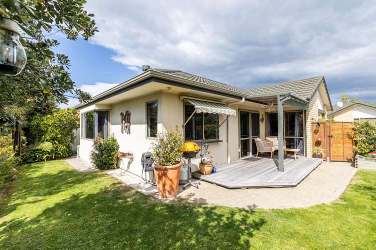 65A Kensington Drive Taradale_1