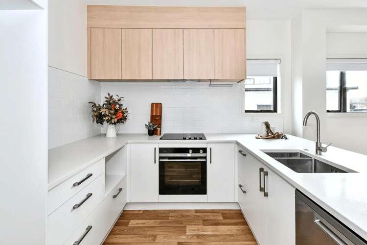 2/75 McAnnalley Street Manurewa East_5