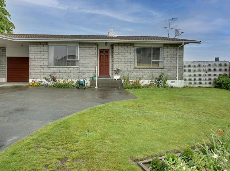 2/16 Cobham Crescent Stoke_1