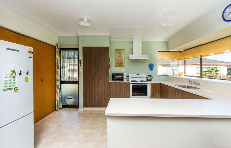 3 Brydon Way The Wood_11