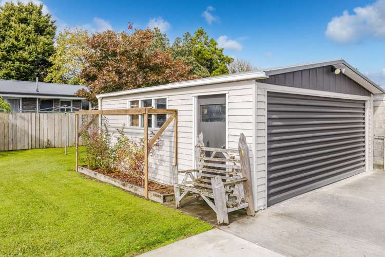 40 Southsea Crescent Silverdale_22