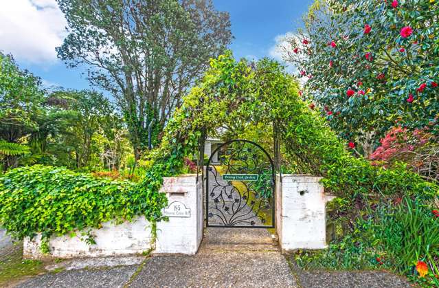 DRIVING CREEK GARDENS