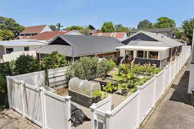 2/15 Cornwall Park Avenue_1