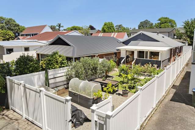 2/15 Cornwall Park Avenue Epsom_1