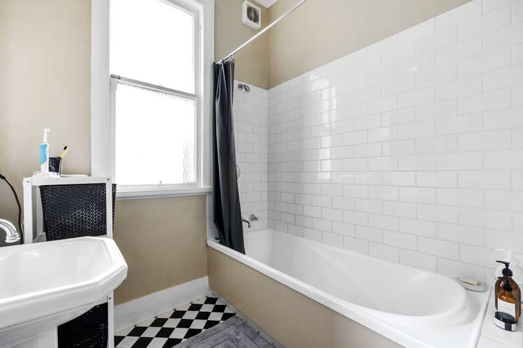 14 Valpy Street Saint Clair_18