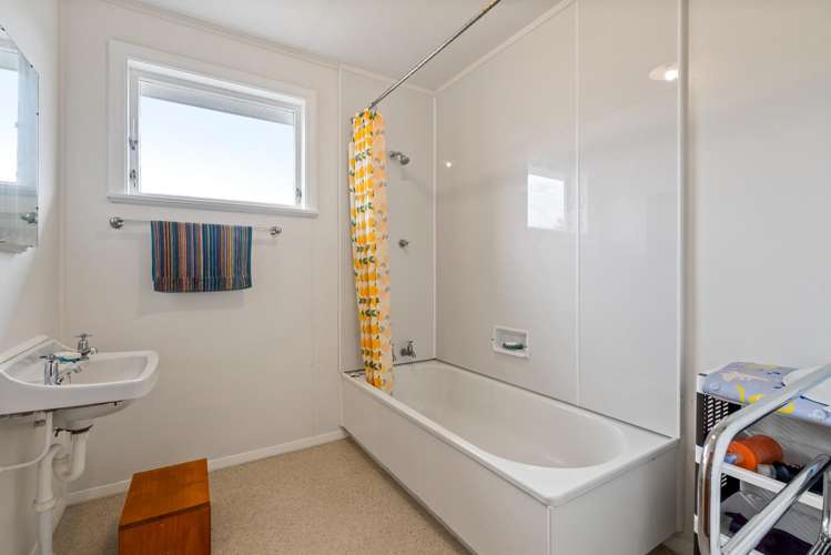 4 Camrose Grove Kingston_9