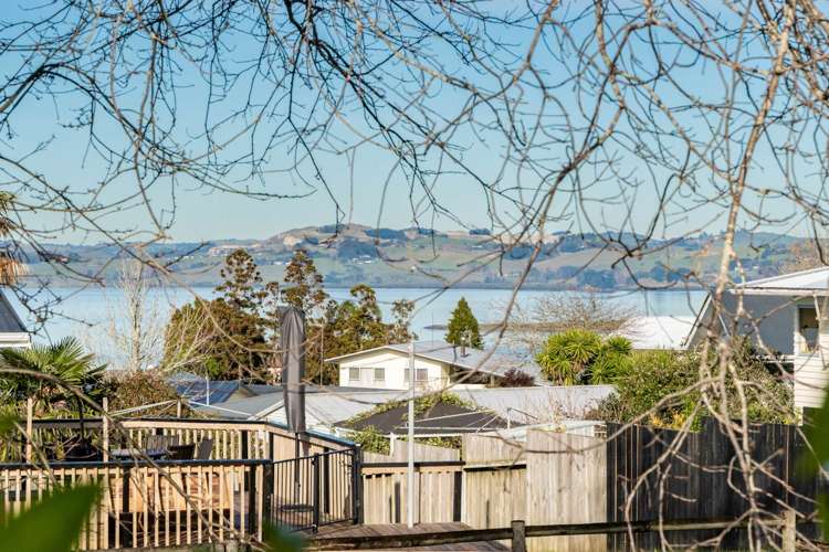 5 Montague Place Onerahi_17