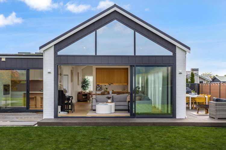 24 Phoenix palms Grove Levin_23