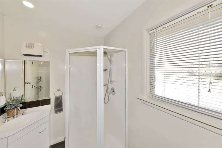 11 Glenora Place Hornby_16