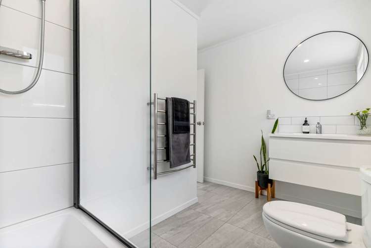 28 Fielding Crescent Farm Cove_27