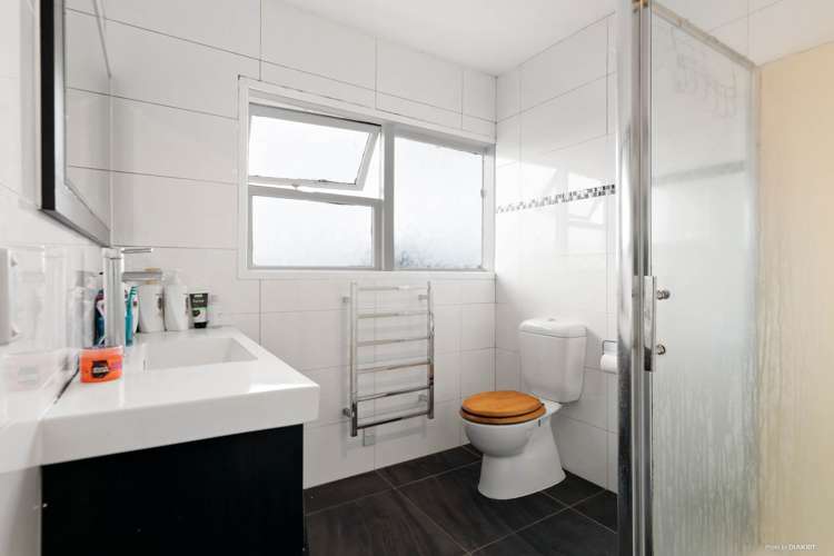 102 Bradbury Road Botany Downs_9