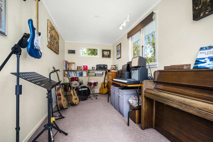 10 Seaforth Grove Greerton_16