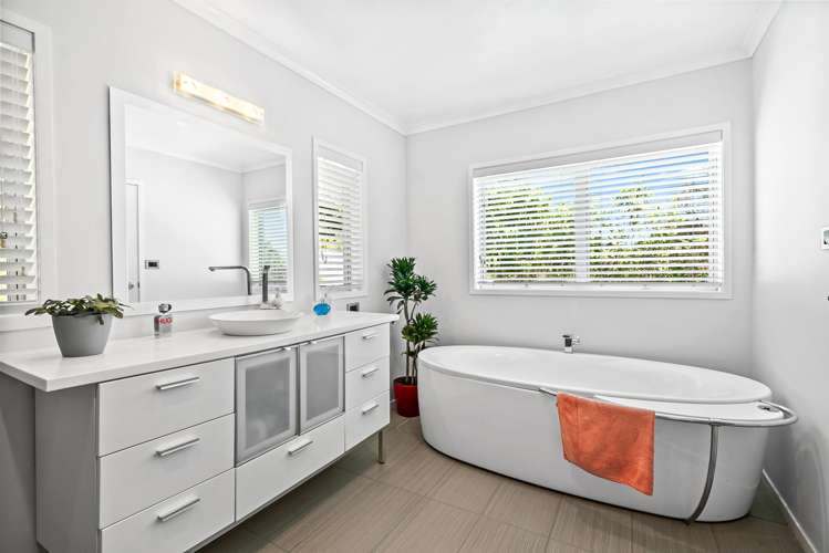 141 Dip Road Te Kamo_23