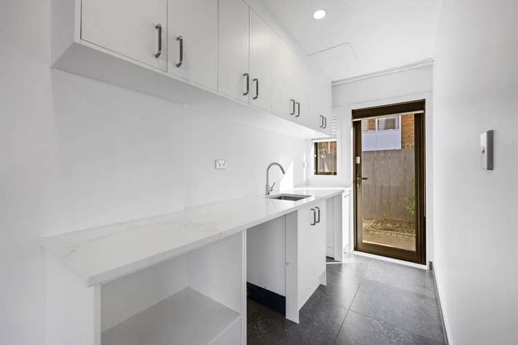 2/30 Eastern Beach Road Bucklands Beach_21