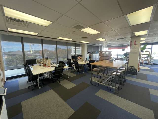 Unit 2/2 Osterley Way Manukau City_3