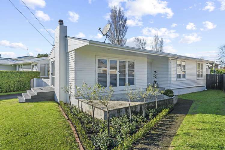7 Koru Street_2