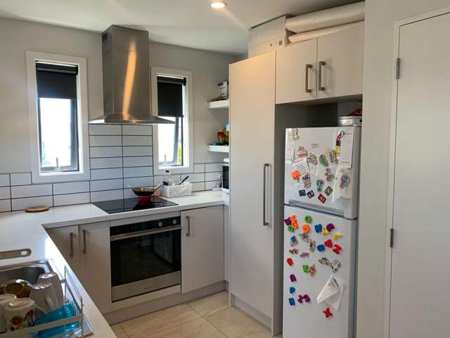 2/532 Armagh St Linwood_4