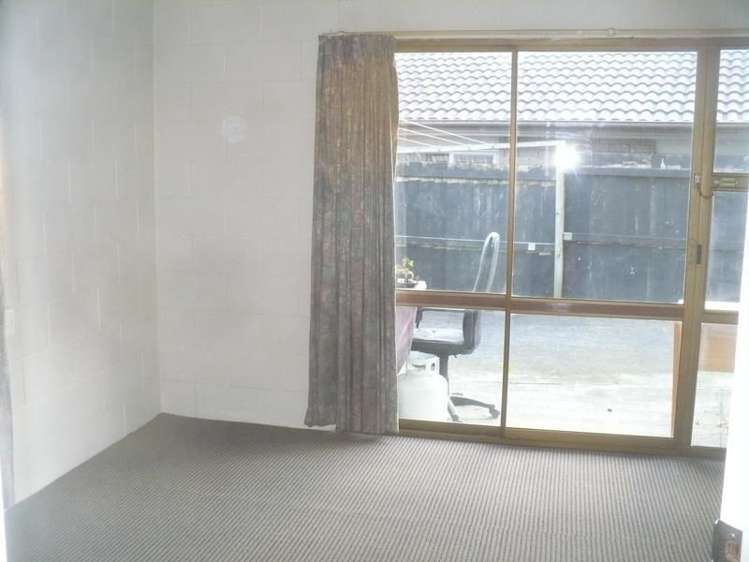 143 Royal Road Massey_6