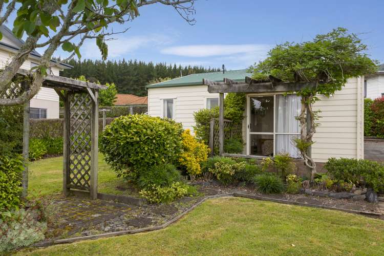 16 Rowena Crescent Motuoapa_14