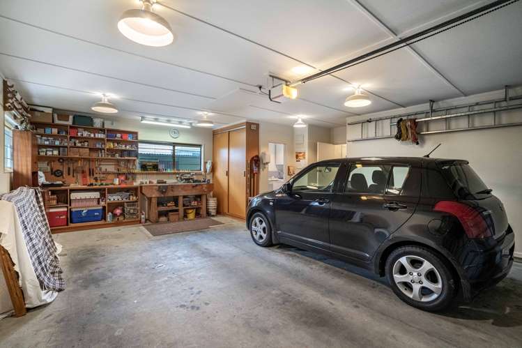 259 Queens Drive Windsor_23