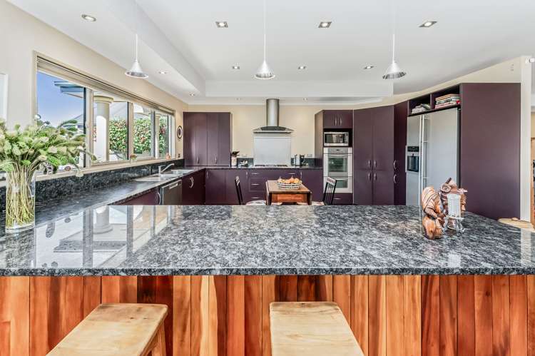 204 Southfield Drive Lincoln_12