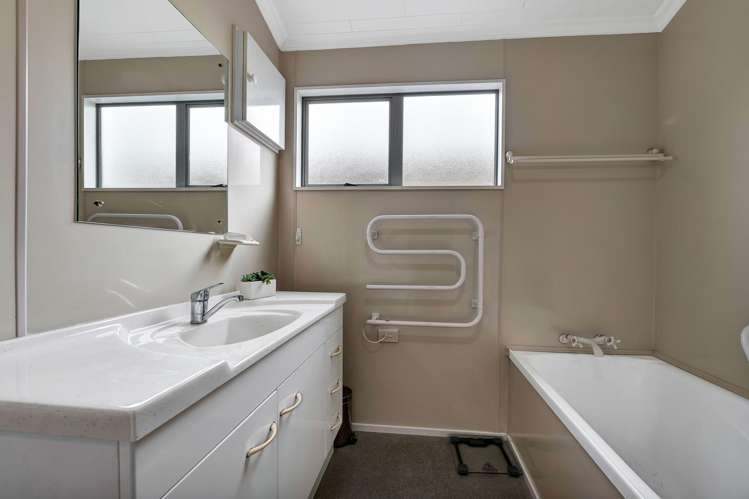 38 Tukapa Street Westown_19