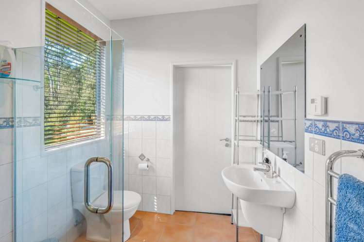 15a Te Papa Road Kawakawa Bay_19