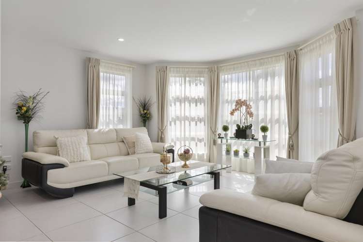 28 Magnolia Rise Waipahihi_3