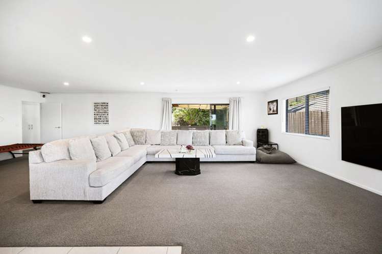 56 Farnborough Drive Grandview Heights_7