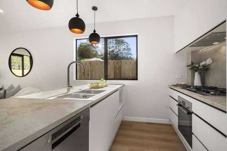 56 Ara Taha Crescent Orewa_8