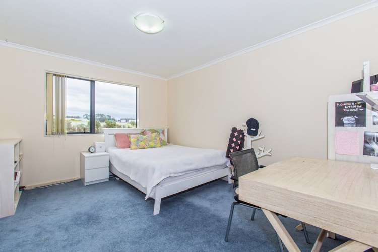 8 Baulcomb Parade Windsor Park_13