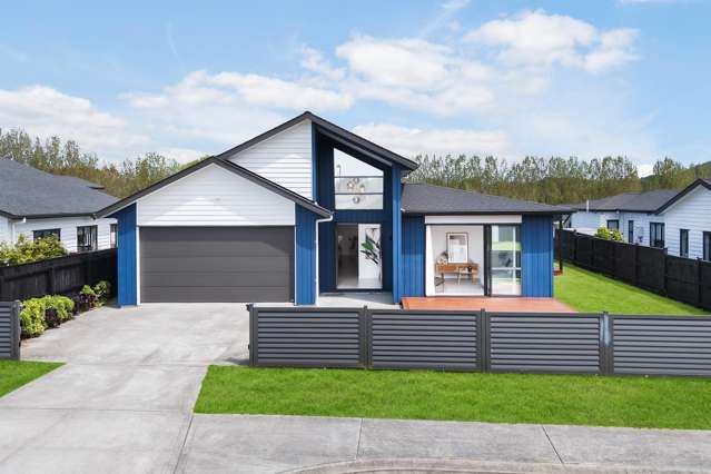 Multi-gen or growing families, this one's for you!