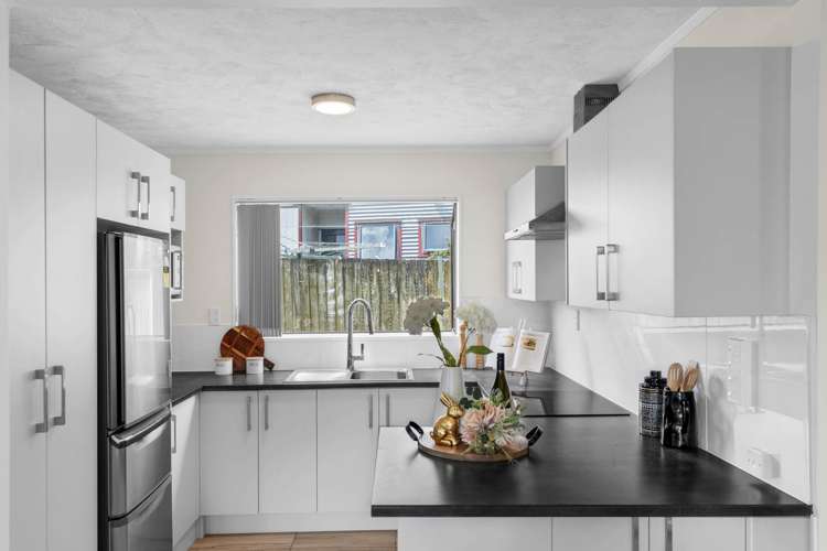 18 Greenstone Place Clover Park_9