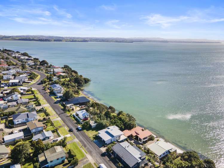 16 Crispe Road Clarks Beach_23