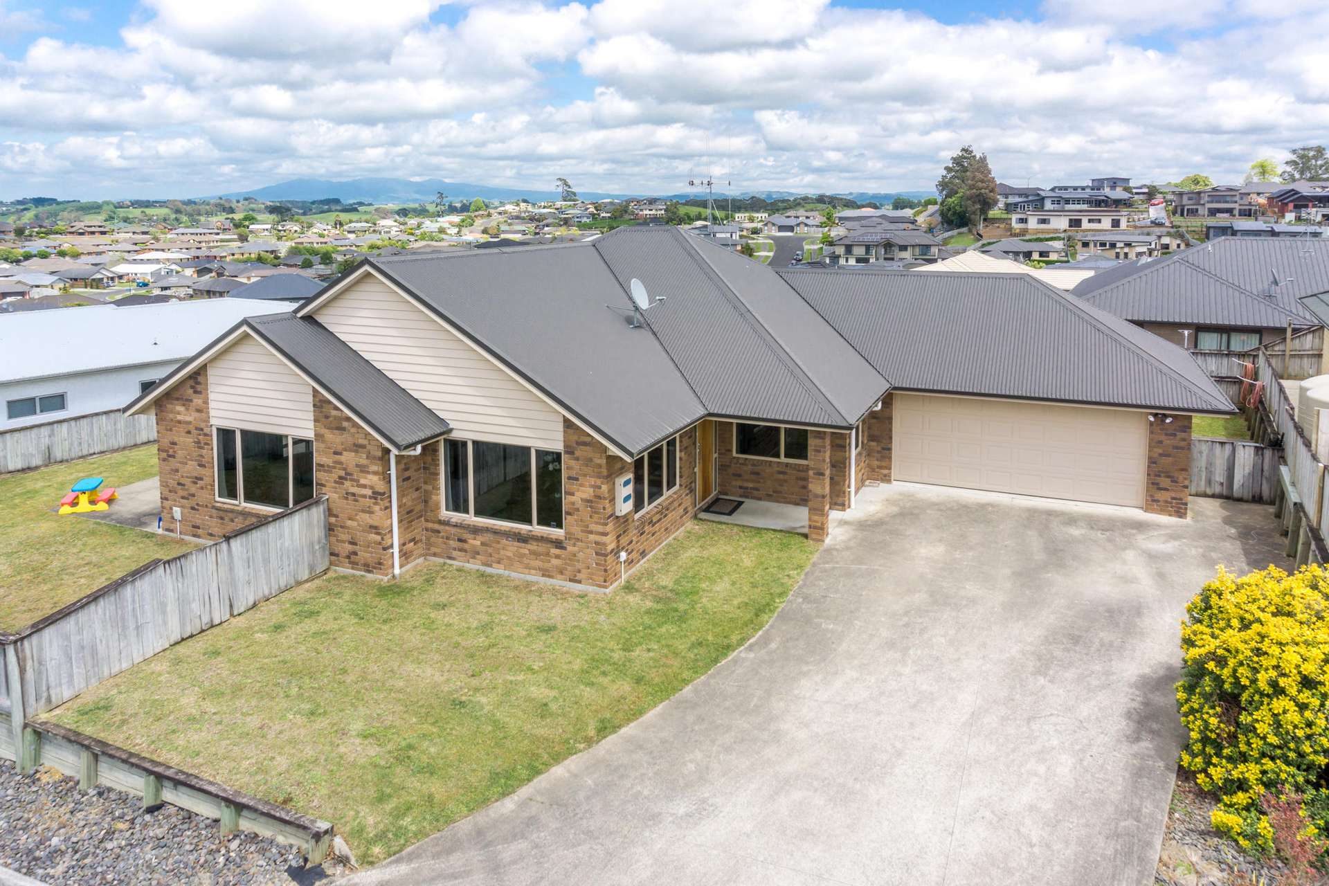 11 Sinead Court Grandview Heights_0