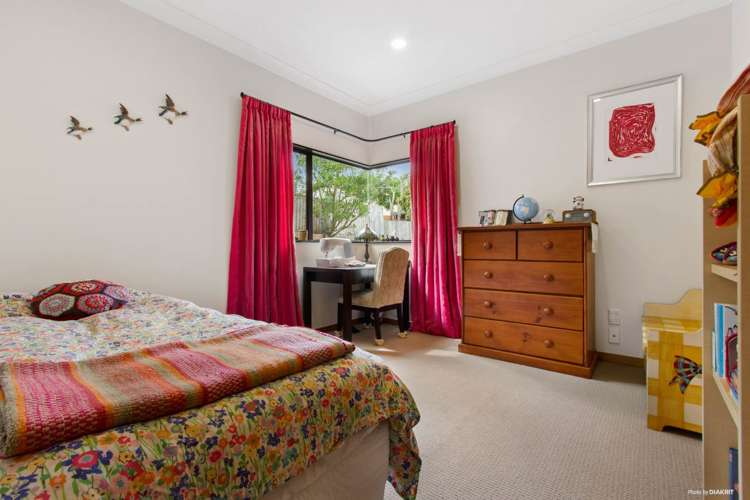 241 Royal Road Massey_13