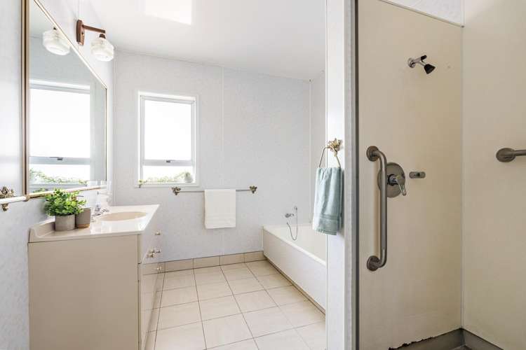 54 Wairau Road Oakura_13