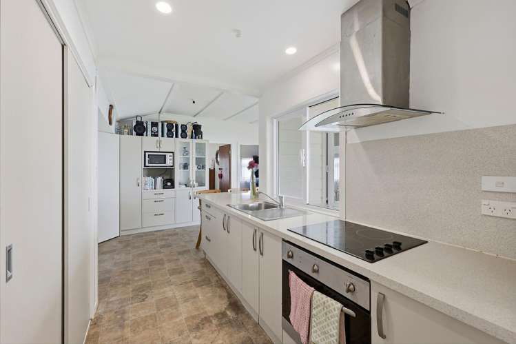 63a Torkar Road Clarks Beach_10